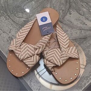 👡 NWT~UNIVERSAL THREAD TAN LOUISE SANDALS SZ:7 KNOTTED STUDED
JUTED SLIDES NEW